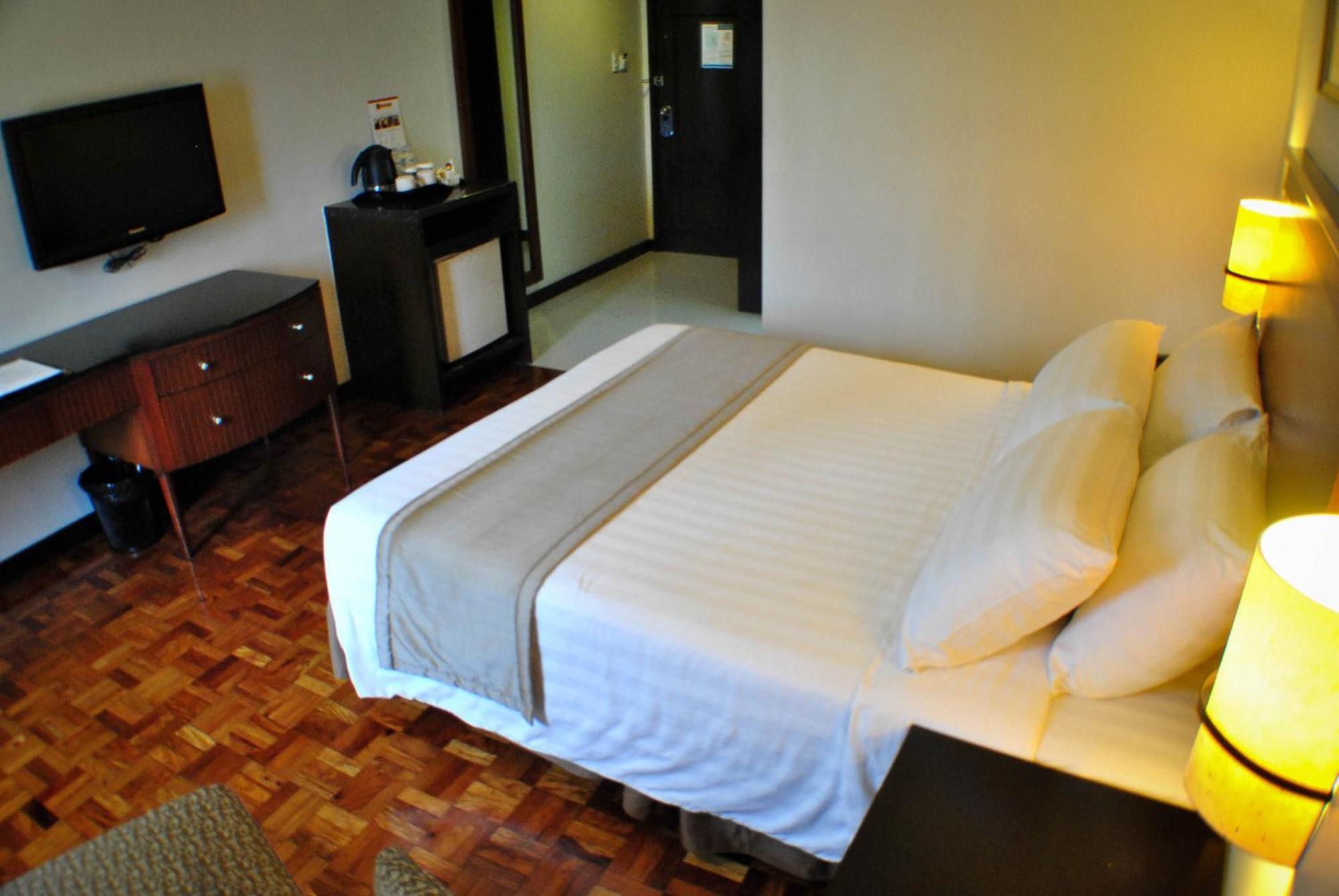 Fersal Neptune Makati Makati City