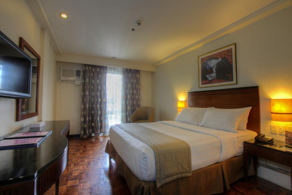 Fersal Neptune Makati 3* Makati City